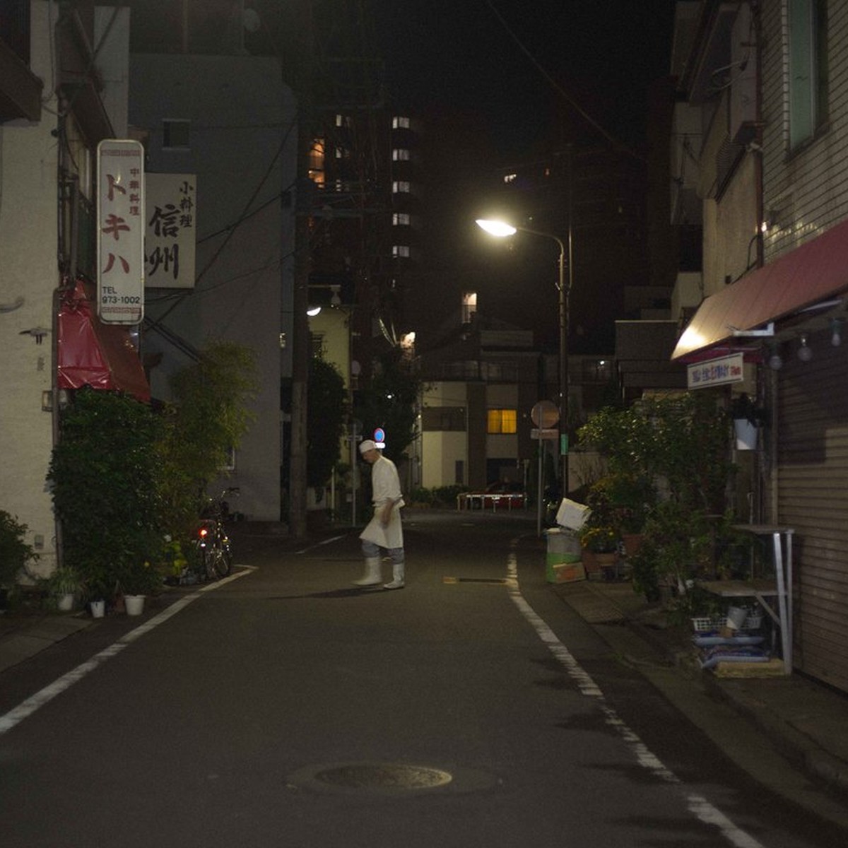 夜の町をフォトグラファーと散歩する In 要町 ジモトぶらぶらマガジン サンポー