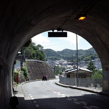 横須賀はトンネルがたくさんある。